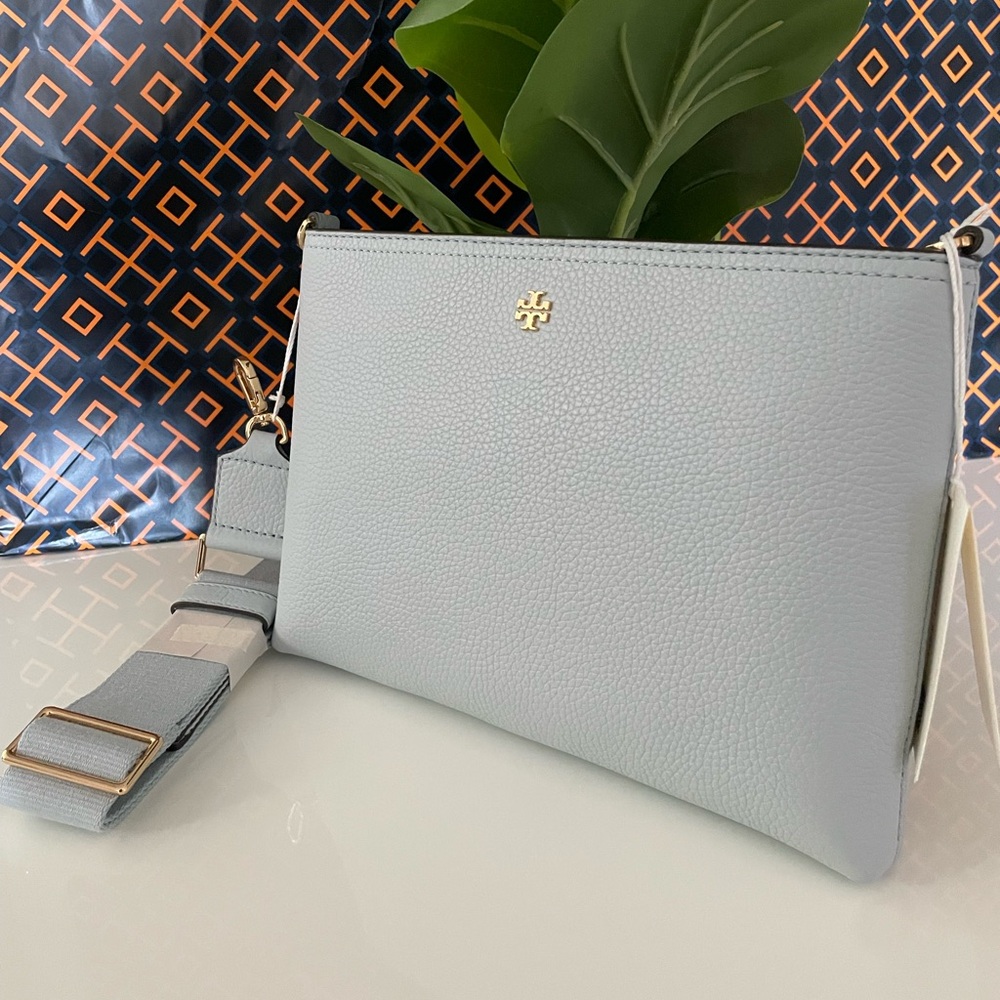 New✨authentic blake swingpack crossbody - Picture 2 of 13